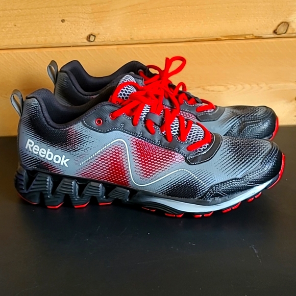 Reebok Other - Reebok Zigtech Mens Running Shoes Size 10 Black grey and red